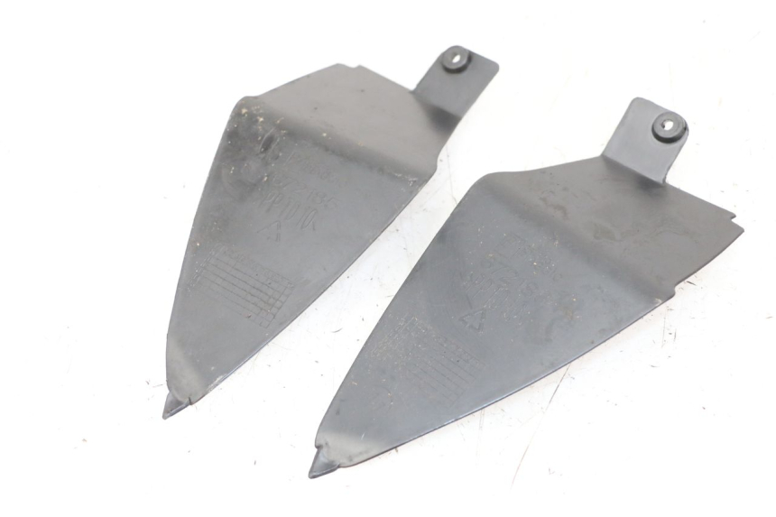 photo de Złącze dolnej tylnej owiewki PIAGGIO NEW TYPHOON 50 (2010 - 2017) - Szczegół części