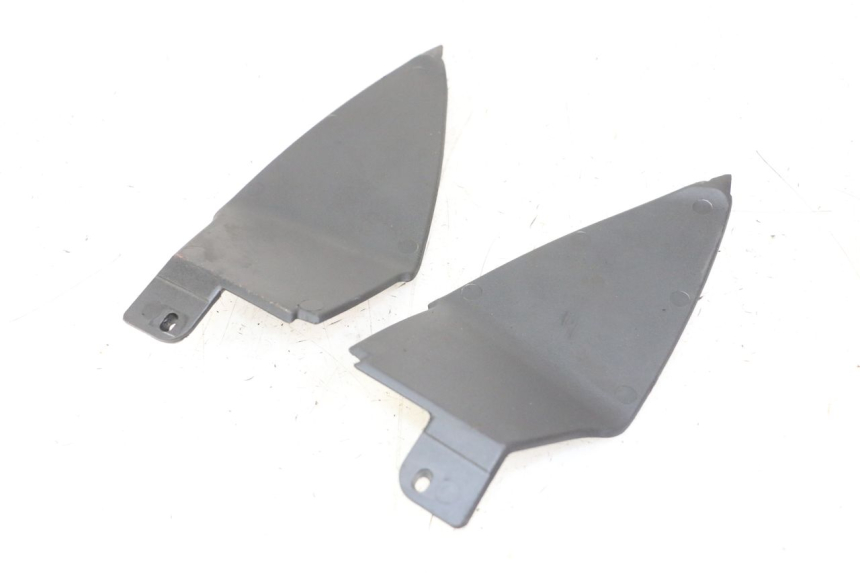 photo de Złącze dolnej tylnej owiewki PIAGGIO NEW TYPHOON 50 (2010 - 2017) - Zoom stanu zużycia