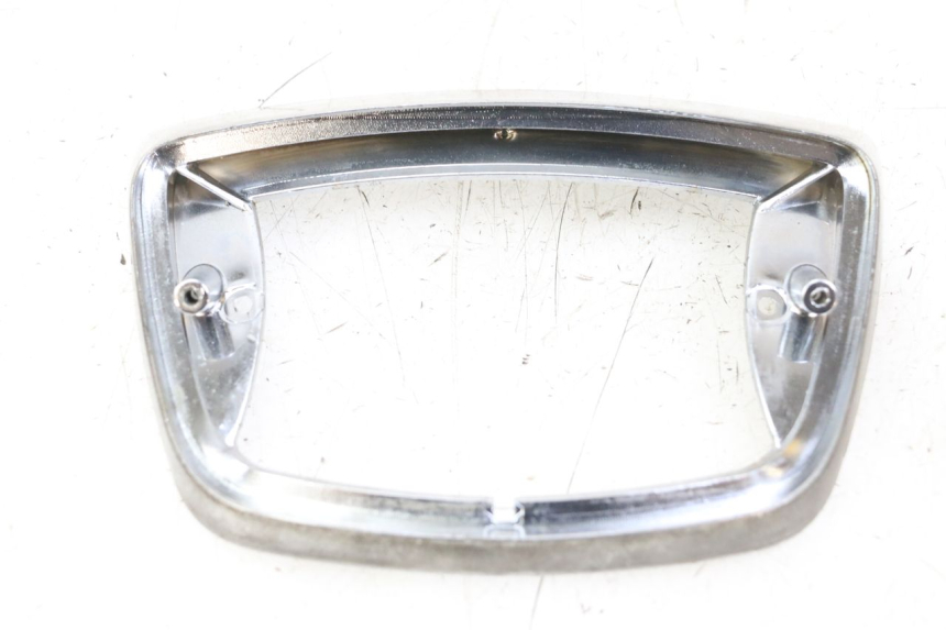 photo de Złączenie dolnej tylnej owiewki PIAGGIO VESPA LX 2T 50 (2005 - 2013) - Widok główny