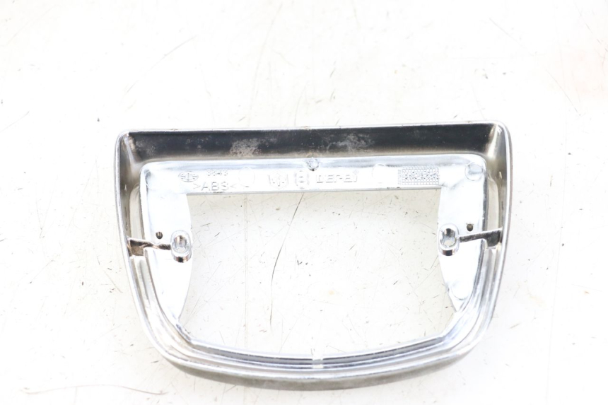 photo de Złączenie dolnej tylnej owiewki PIAGGIO VESPA LX 2T 50 (2005 - 2013) - Zoom stanu zużycia