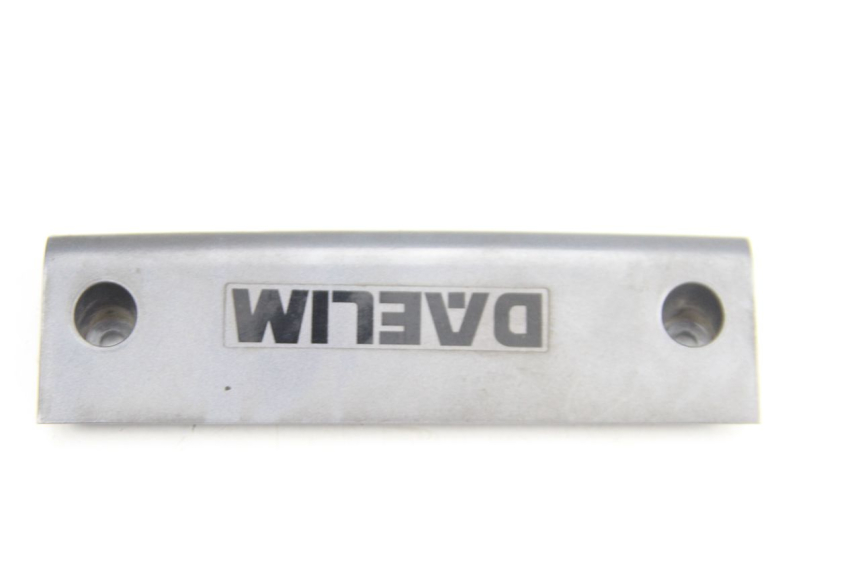 photo de Złącze dolnej tylnej owiewki DAELIM S2 125 (2006 - 2007) - Szczegół części