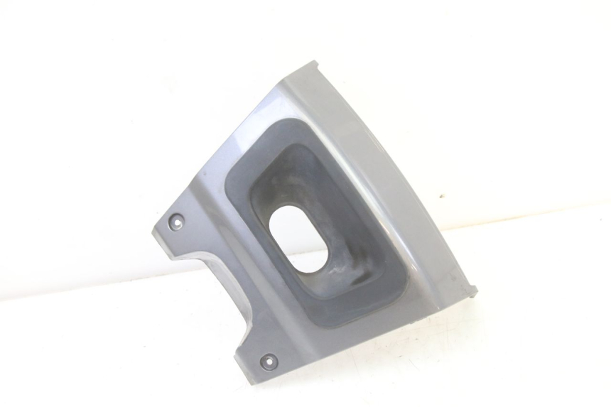 photo de Złącze dolnej tylnej owiewki PEUGEOT SATELIS 250 (2006 - 2012) - Szczegół części