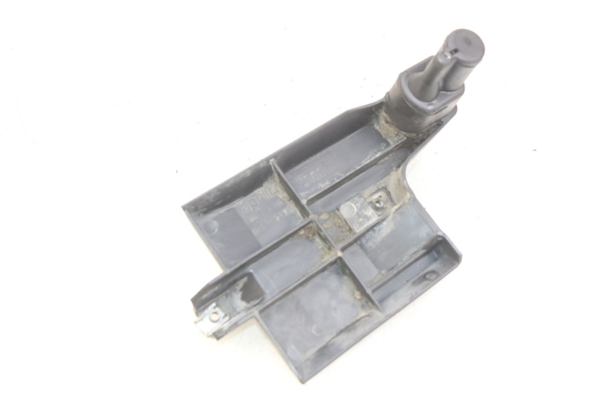 photo de Złącze dolnej tylnej owiewki APRILIA SCARABEO 100 (2003 - 2012) - Zoom stanu zużycia