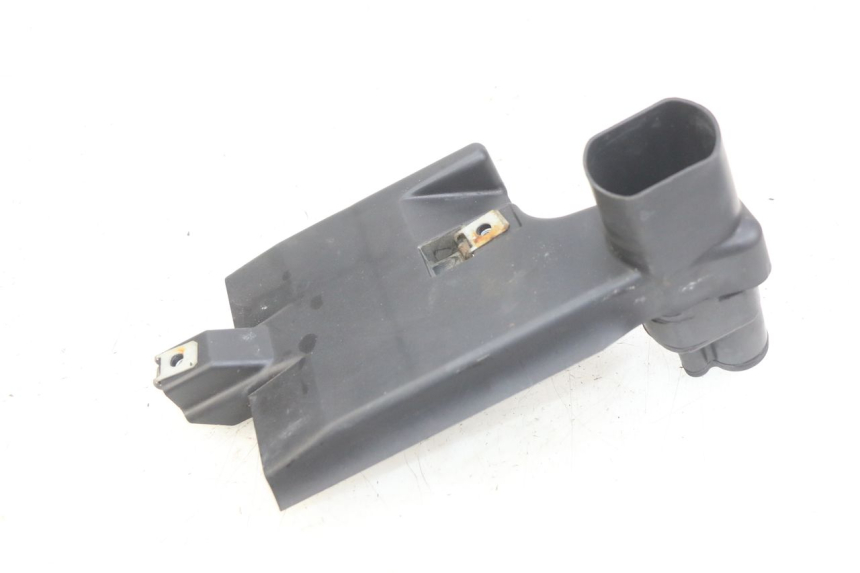 photo de Złącze dolnej tylnej owiewki APRILIA SCARABEO 100 (2003 - 2012) - Inny kąt widzenia