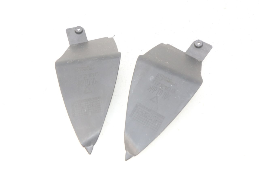 photo de Złącze dolnej tylnej owiewki APRILIA SR 2T 50 (2012 - 2017) - Szczegół części