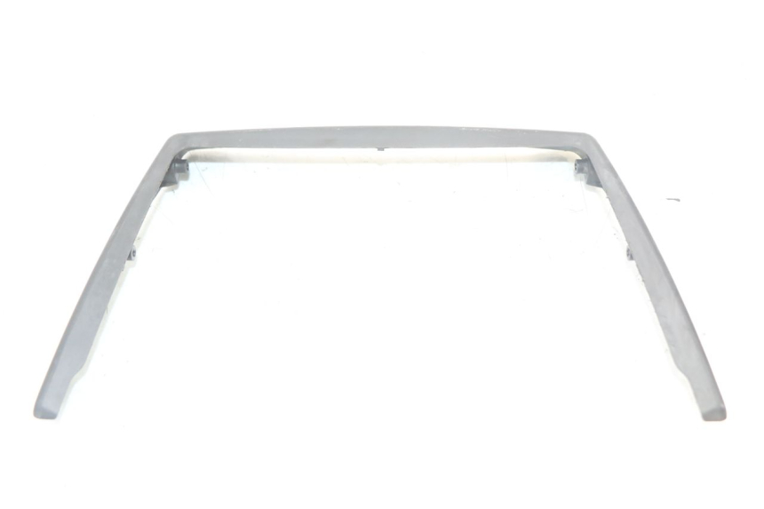 photo de Złącze dolnej tylnej owiewki SUZUKI GS F 500 (2004 - 2007) - Zbliżenie techniczne