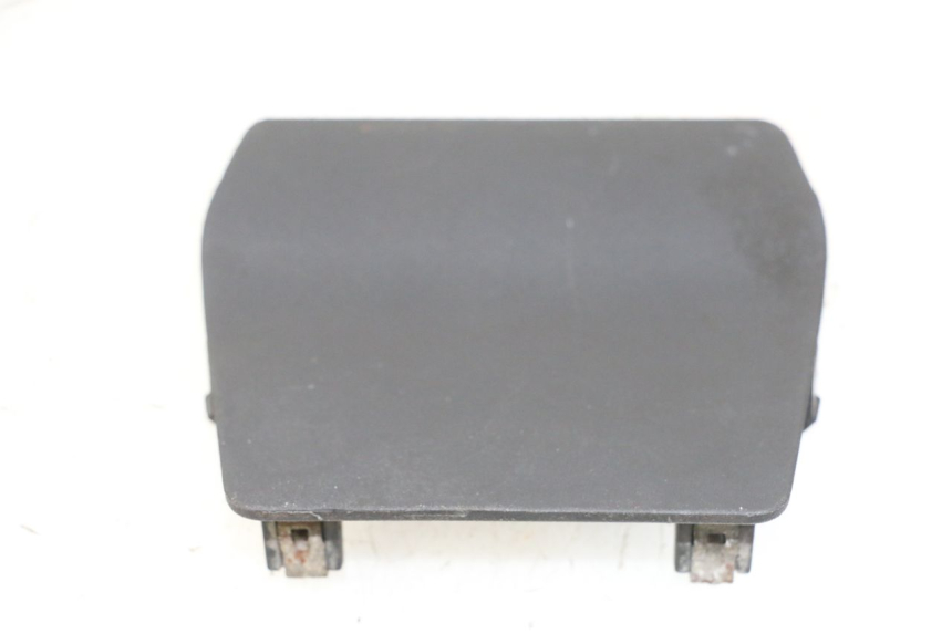 photo de Złącze dolnej tylnej owiewki APRILIA SXR 50 (2021 - 2023) - Szczegół części