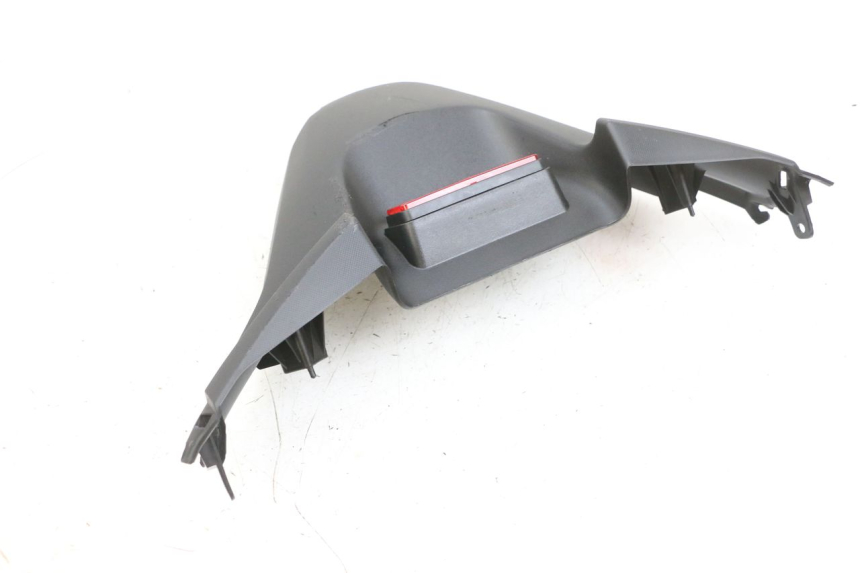 photo de Złącze dolnej tylnej owiewki YAMAHA TRICITY 300 (2020 - 2024) - Szczegół części