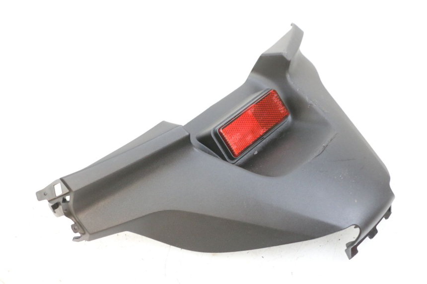 photo de Złącze dolnej tylnej owiewki YAMAHA TRICITY 300 (2020 - 2024) - Inny kąt widzenia