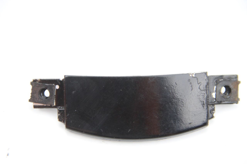 photo de Złącze dolnej tylnej owiewki SUZUKI UC EPICURO 125 (1999 - 2003) - Widok główny