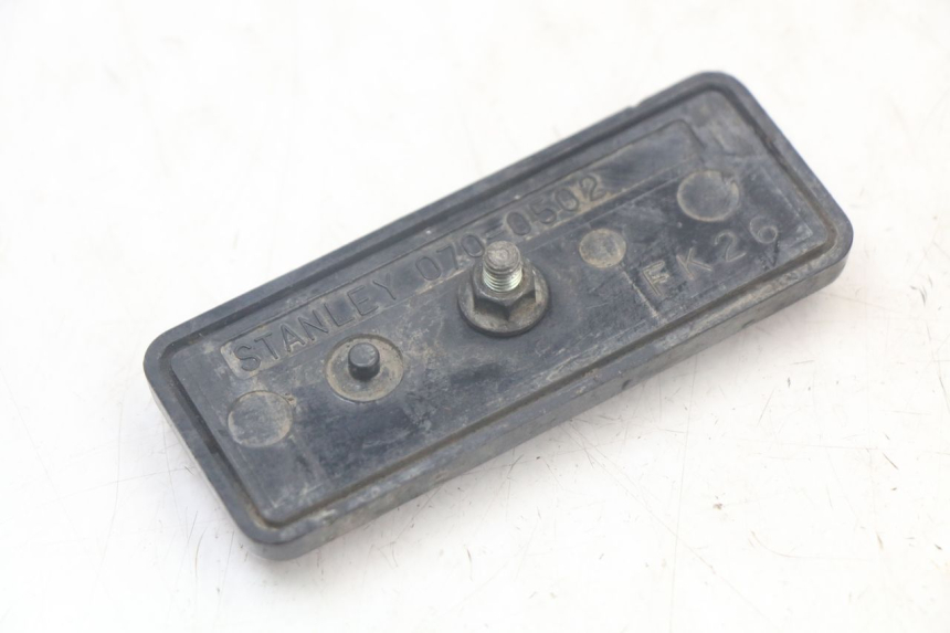 photo de Złącze dolnej tylnej owiewki KAWASAKI VERSYS ABS 650 (2015 - 2018) - Zoom stanu zużycia