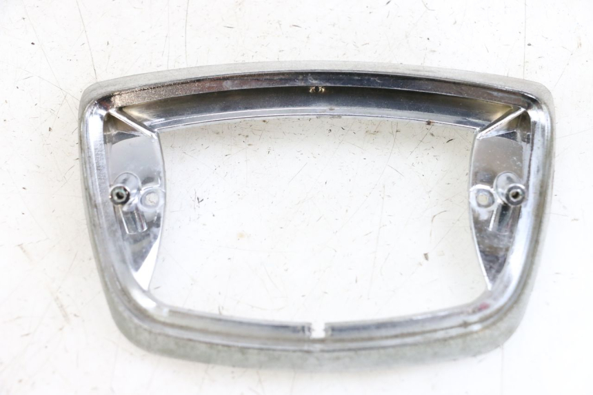 photo de Złączenie dolnej tylnej owiewki PIAGGIO VESPA LX 2T 50 (2005 - 2013) - Widok główny