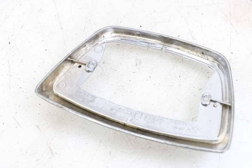 photo de Złączenie dolnej tylnej owiewki PIAGGIO VESPA LX 2T 50 (2005 - 2013) - Inny kąt widzenia