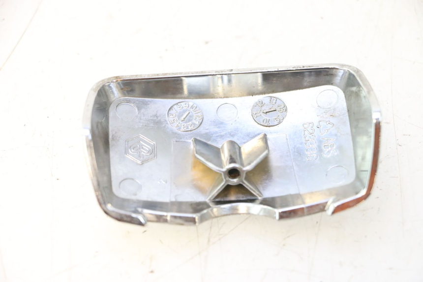 photo de Złączenie dolnej tylnej owiewki PIAGGIO VESPA LX 2T 50 (2005 - 2013) - Szczegół części