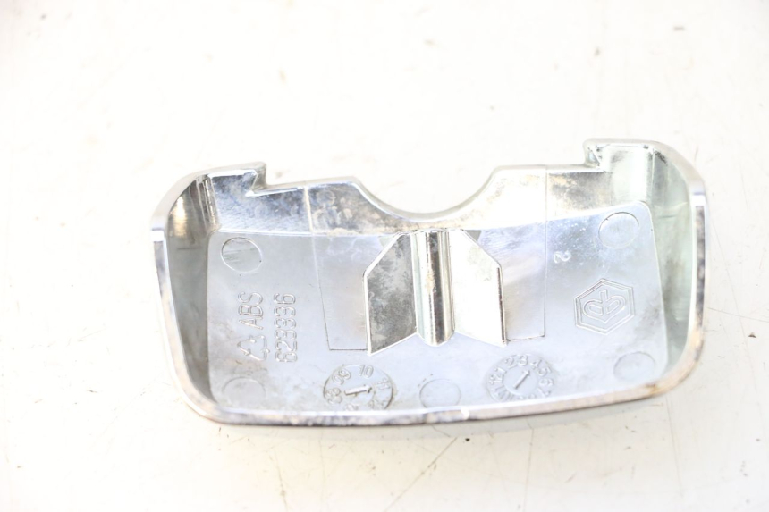 photo de Złączenie dolnej tylnej owiewki PIAGGIO VESPA LX 2T 50 (2005 - 2013) - Zoom stanu zużycia