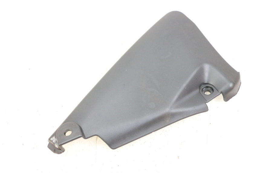 photo de Złącze dolnej tylnej owiewki DAELIM VL DAYSTAR 125 (2000 - 2011) - Widok główny