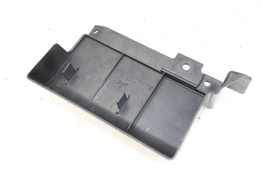 photo de Złącze dolnej tylnej owiewki SUZUKI VL INTRUDER 125 (2004 - 2007) - Widok główny