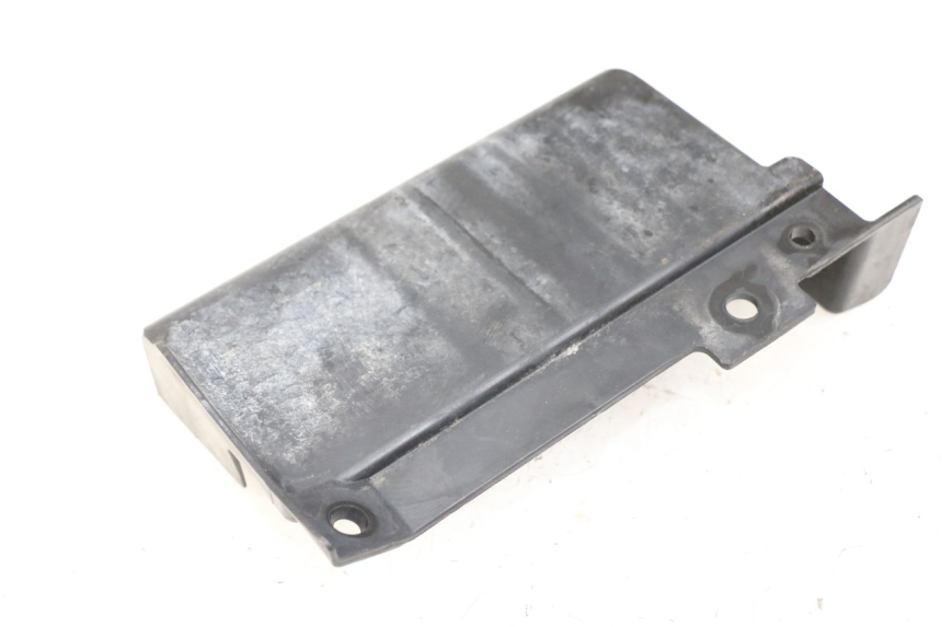 photo de Złącze dolnej tylnej owiewki SUZUKI VL INTRUDER 125 (2004 - 2007) - Szczegół części