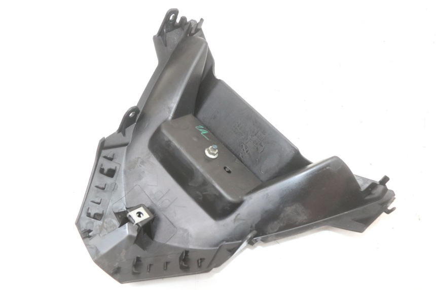 photo de Złącze dolnej tylnej owiewki YAMAHA XMAX X-MAX ABS 125 (2017 - 2020) - Punkty mocowania