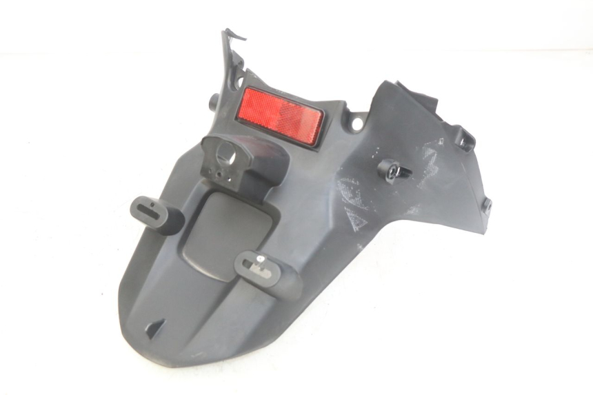 photo de Złącze dolnej tylnej owiewki SYM X-PRO 4T 50 (2014 - 2021) - Widok główny