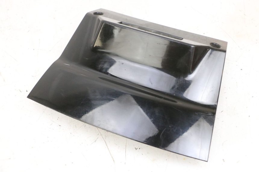 photo de Złącze dolnej tylnej owiewki PIAGGIO X8 125 (2004 - 2007) - Szczegół części