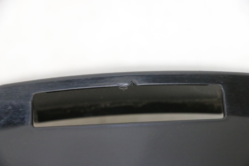 photo de Złącze dolnej tylnej owiewki PIAGGIO X8 125 (2004 - 2007) - Inny kąt widzenia