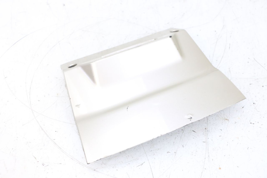 photo de Złącze dolnej tylnej owiewki PIAGGIO X8 125 (2004 - 2007) - Widok główny