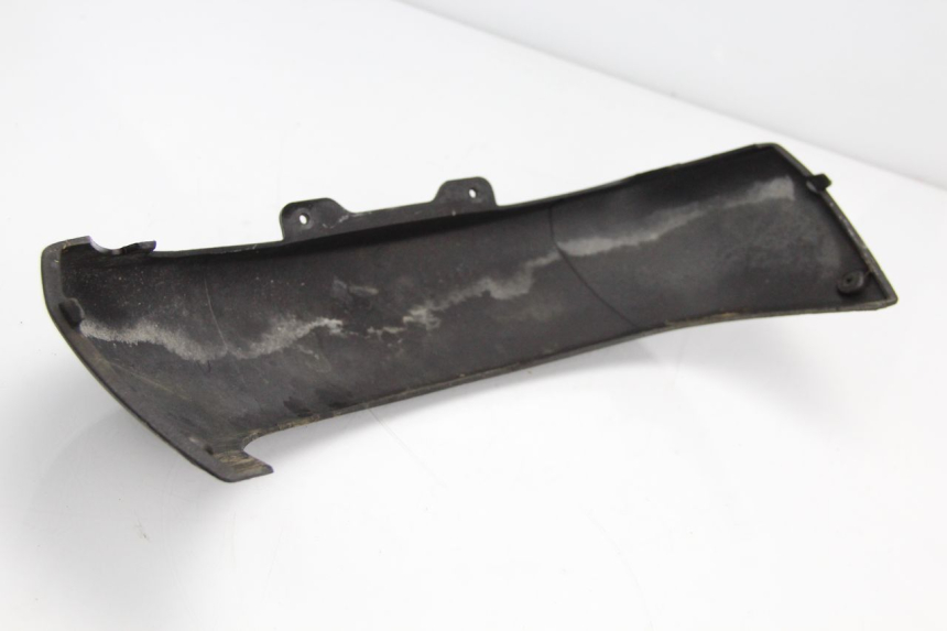 photo de Złącze dolnej tylnej owiewki PIAGGIO X9 125 (2000 - 2003) - Zbliżenie techniczne