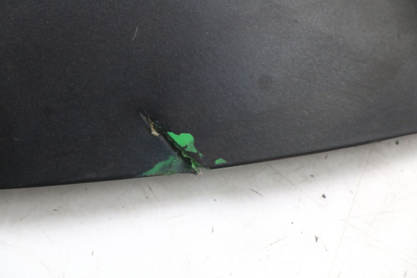 photo de Złącze dolnej tylnej owiewki PIAGGIO XEVO - X EVO 125 (2007 - 2017) - Zoom stanu zużycia