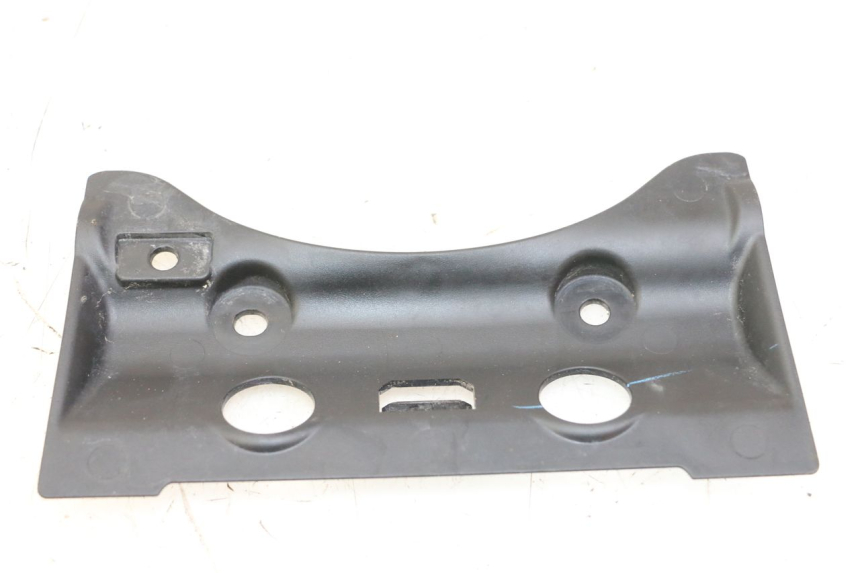 photo de Złącze dolnej tylnej owiewki YAMAHA TRACER 7 700 (2020 - 2024) - Widok główny