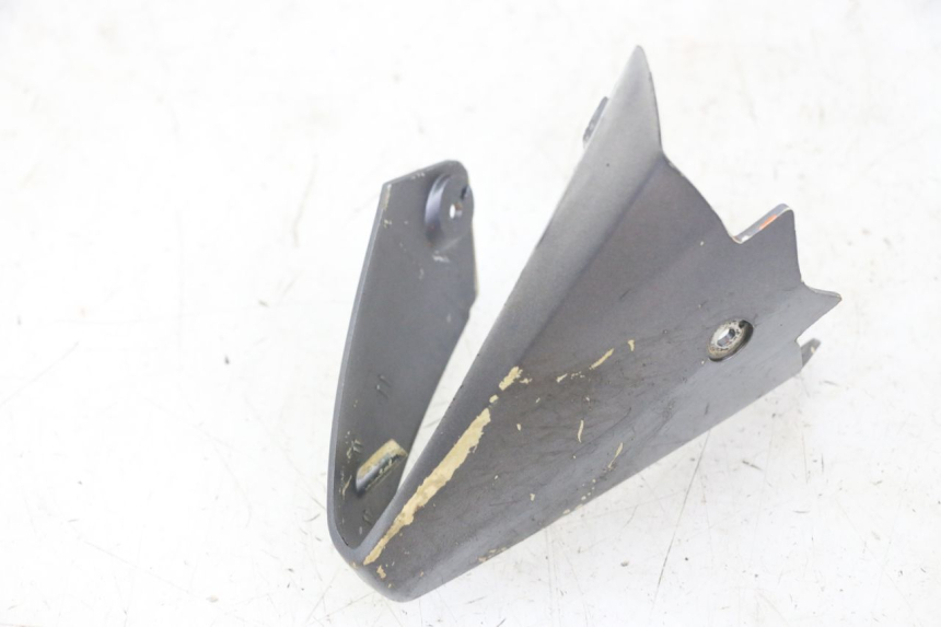 photo de Złącze tylnej owiewki PEUGEOT JET FORCE CARBU 50 (2003 - 2016) - Zbliżenie techniczne