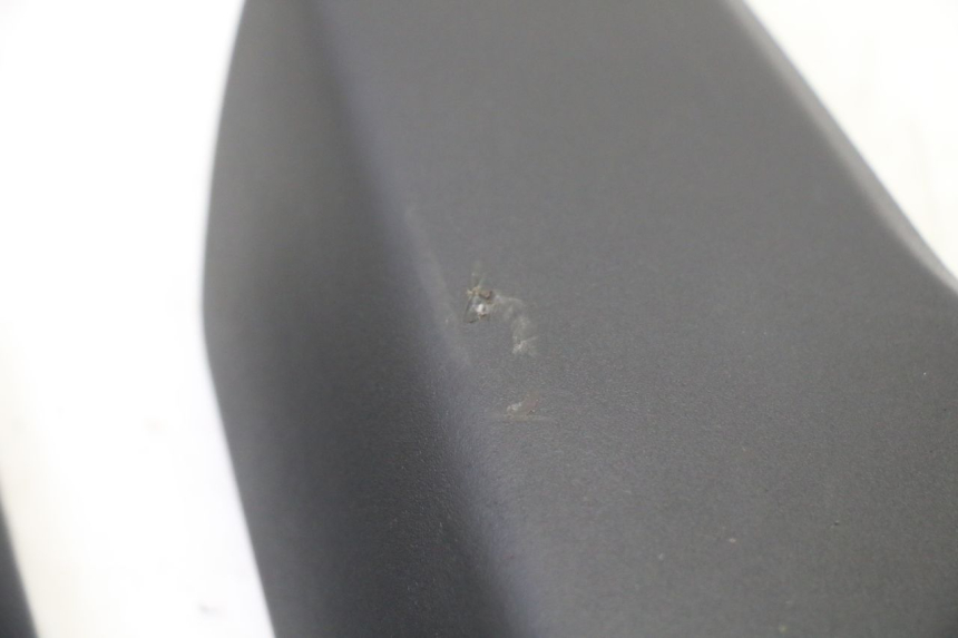 photo de Złącze tylnej owiewki PEUGEOT KISBEE 4T 50 (2018 - 2022) - Zoom stanu zużycia