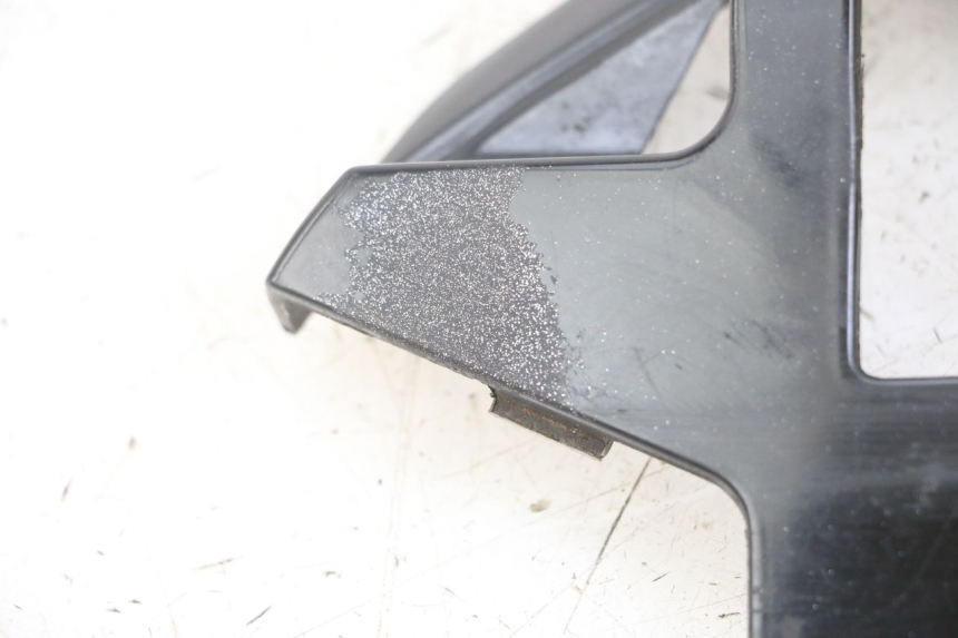 photo de Złącze owiewki tylnej KYMCO DINK 4T 50 (2007 - 2018) - Zoom stanu zużycia