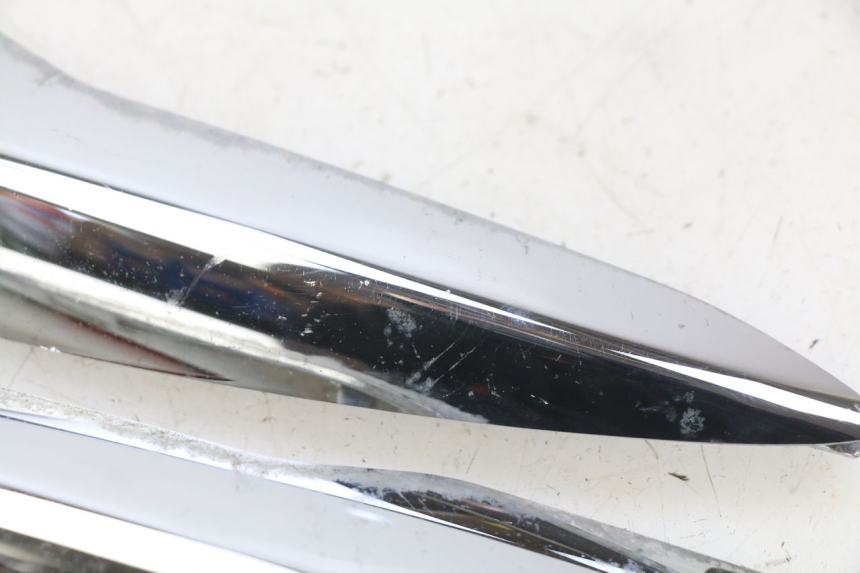 photo de Złącze owiewki tylnej PIAGGIO LIBERTY IGET 4T 50 (2015 - 2020) - Zoom stanu zużycia