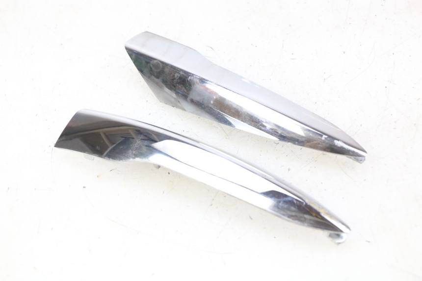 photo de Złącze owiewki tylnej PIAGGIO LIBERTY IGET 4T 50 (2015 - 2020) - Inny kąt widzenia