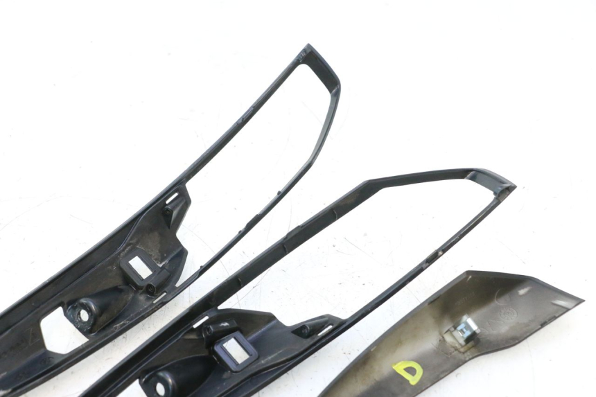 photo de ZŁĄCZE OWIEWKI TYLNEJ PIAGGIO LIBERTY IGET 4T 50 (2021 - 2025) - Oznaczenia i referencje
