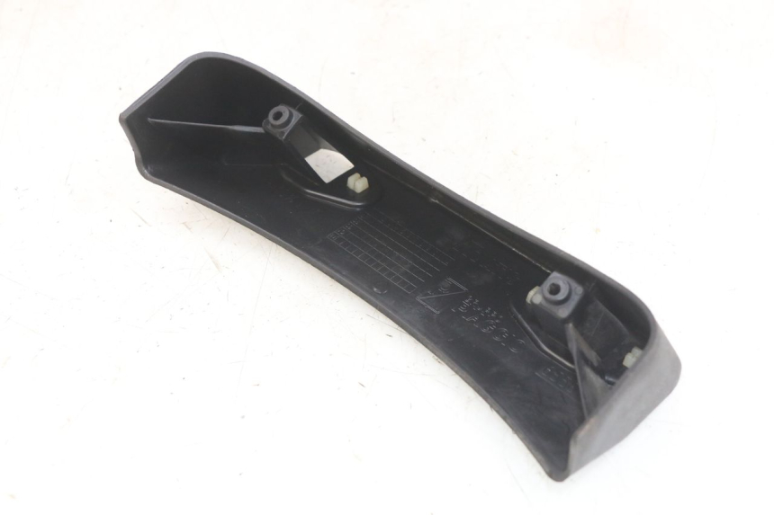 photo de Złącze owiewki tylnej PIAGGIO MP3 LT 400 (2007 - 2012) - Inny kąt widzenia