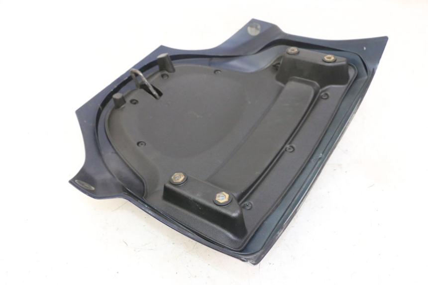 photo de Złącze owiewki tylnej PIAGGIO MP3 LT 300 (2010 - 2016) - Szczegóły charakterystyczne