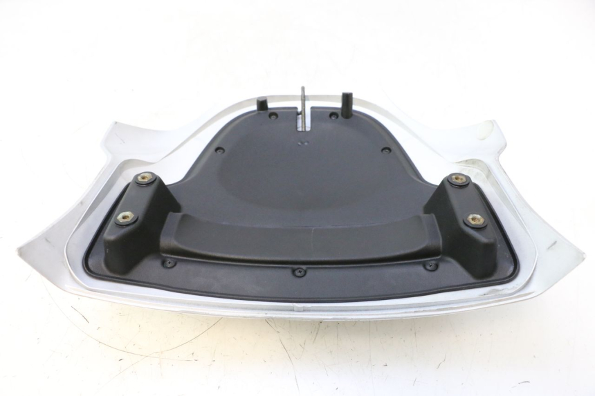 photo de Złącze owiewki tylnej PIAGGIO MP3 LT 300 (2010 - 2016) - Zoom stanu zużycia