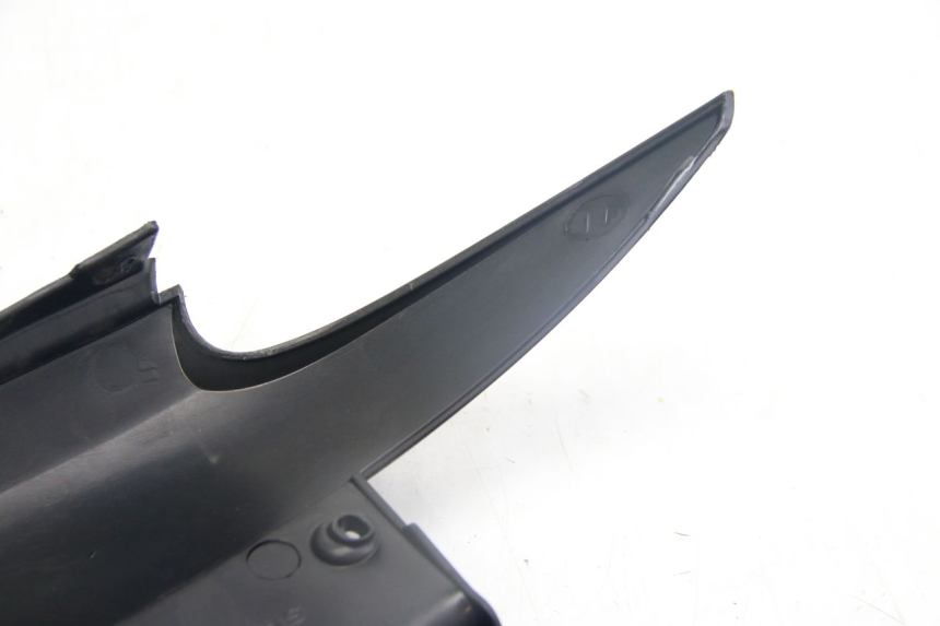 photo de Złącze tylnej owiewki PIAGGIO MP3 125 (2006 - 2014) - Widok ogólny