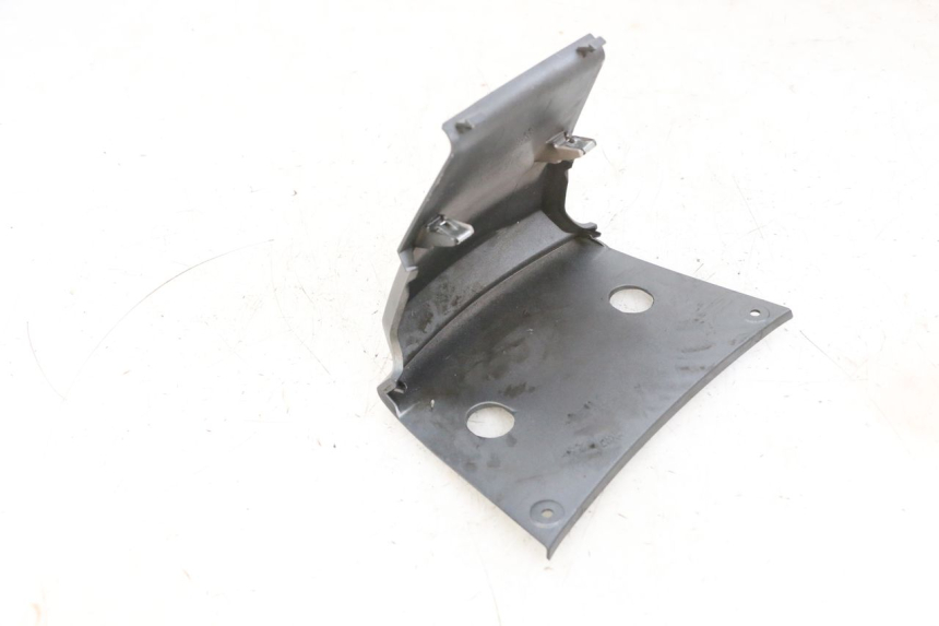 photo de Złącze tylnej owiewki PIAGGIO MP3 500 (2016 - 2018) - Szczegół części