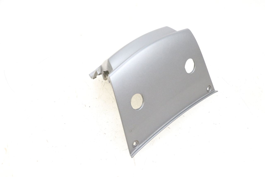 photo de Złącze tylnej owiewki PIAGGIO MP3 500 (2016 - 2018) - Inny kąt widzenia