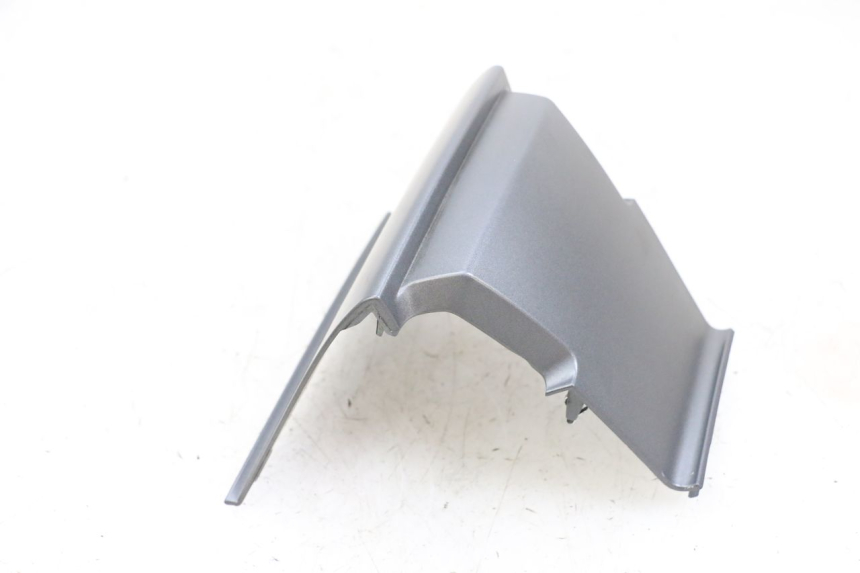 photo de Złącze tylnej owiewki PIAGGIO MP3 500 (2016 - 2018) - Zbliżenie techniczne