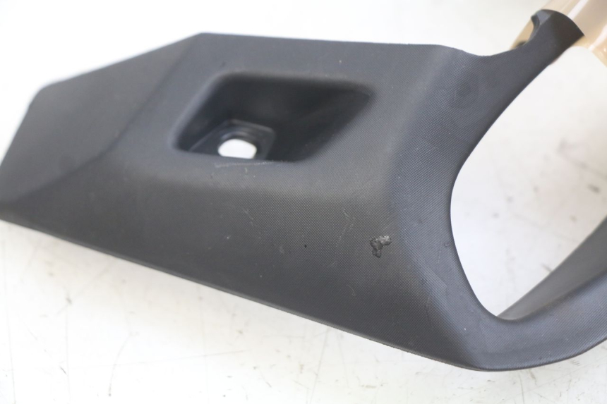 photo de Złącze tylnej owiewki YAMAHA MT ABS 125 (2014 - 2018) - Szczegół części