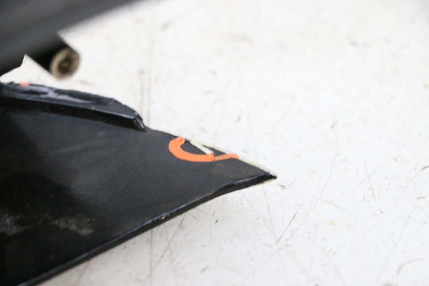 photo de Złącze owiewki tylnej HONDA NSR R 125 (1994 - 2003) - Inny kąt widzenia