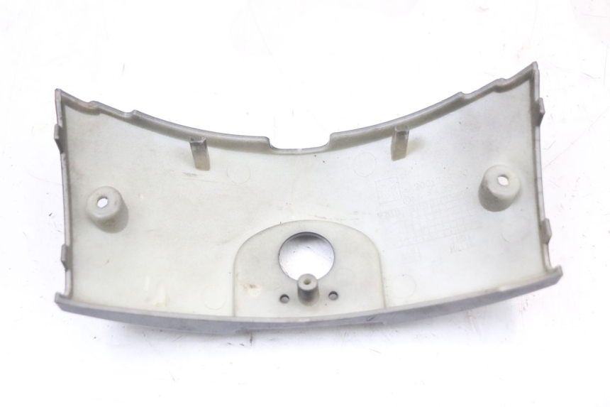 photo de ŁĄCZNIK OWIEWKI TYLNEJ PEUGEOT DJANGO 125 (2014 - 2017) - Zoom stanu zużycia