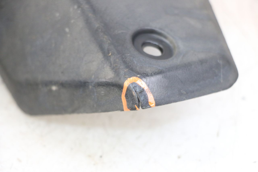 photo de Złącze tylnej owiewki PEUGEOT KISBEE 4T 50 (2018 - 2022) - Inny kąt widzenia