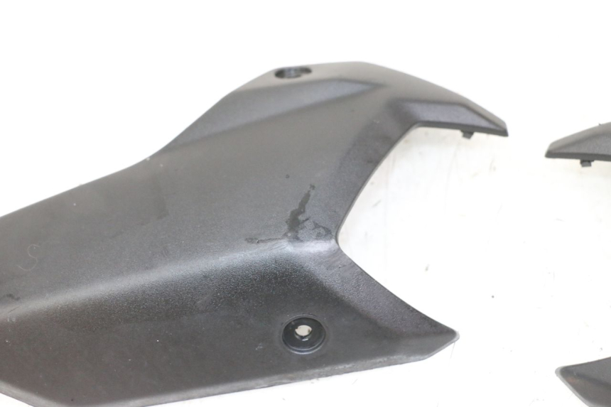 photo de Złącze tylnej owiewki PEUGEOT STREETZONE 4T 50 (2018 - 2023) - Zbliżenie techniczne