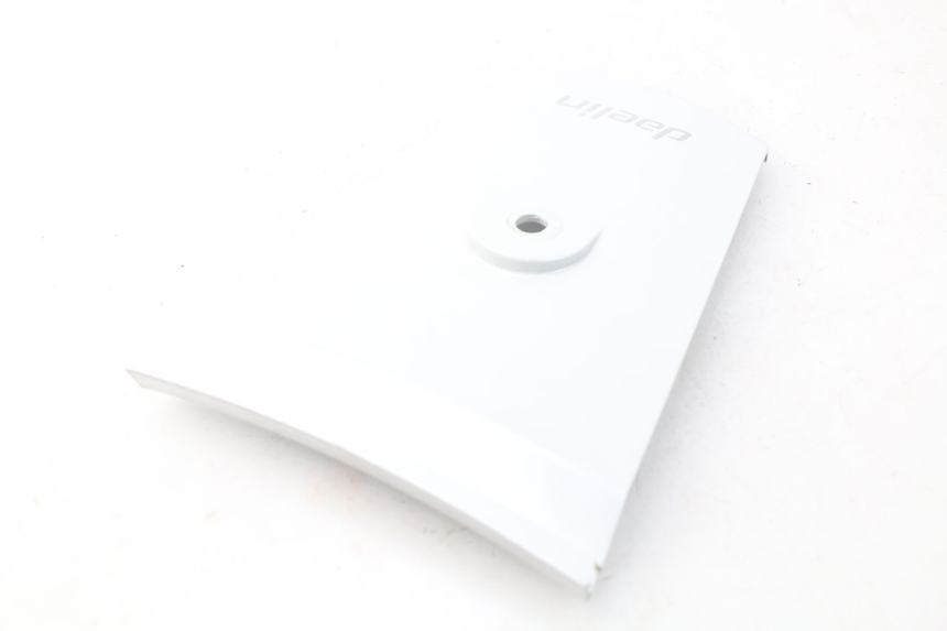 photo de Złącze tylnej owiewki DAELIM S3 125 (2010 - 2017) - Zoom stanu zużycia