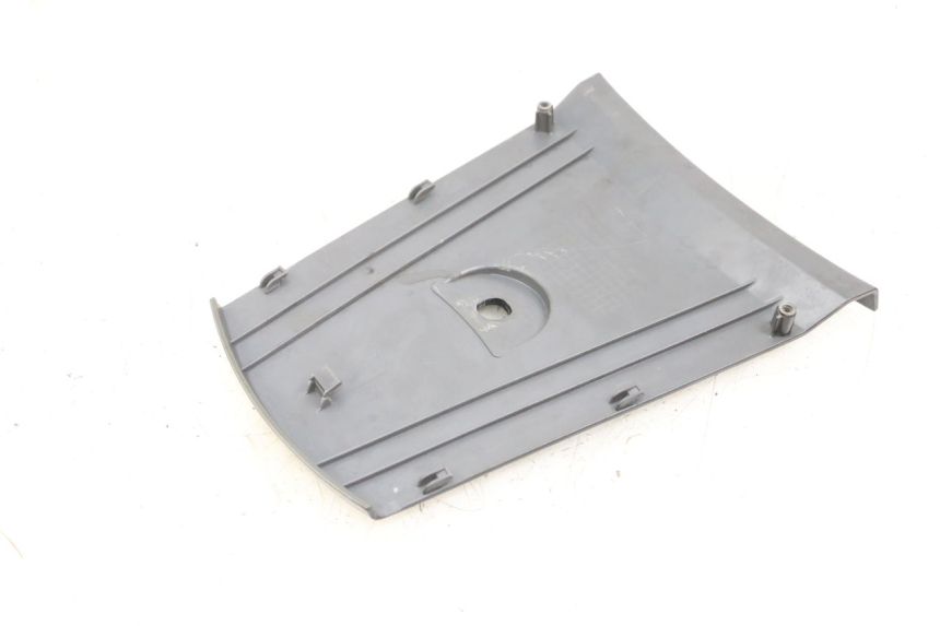 photo de Złącze tylnej owiewki DAELIM S3 125 (2010 - 2017) - Inny kąt widzenia